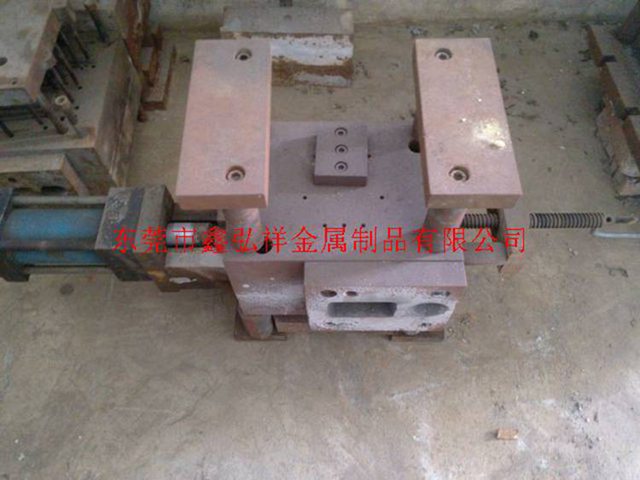 鑫弘祥重力鑄造：鑄件平板如何放置于調整？